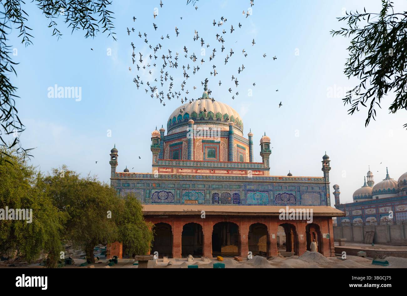 Rasheed Town The mausoleum of Haqqani is in town Makhdum Rasheed and was built one ...