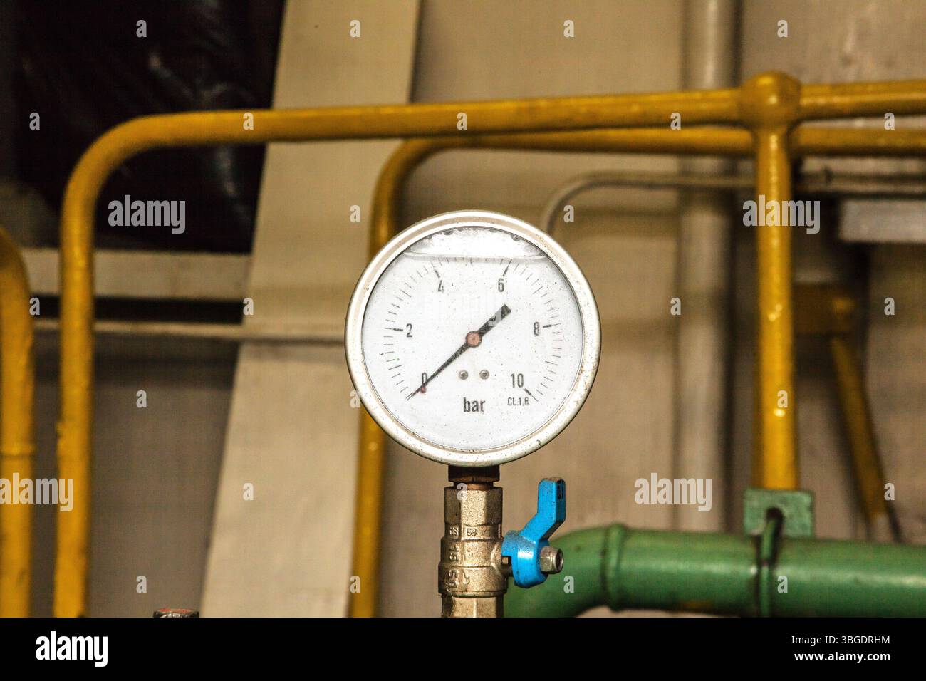 Industrial pressure gauge in the production close-up Stock Photo - Alamy