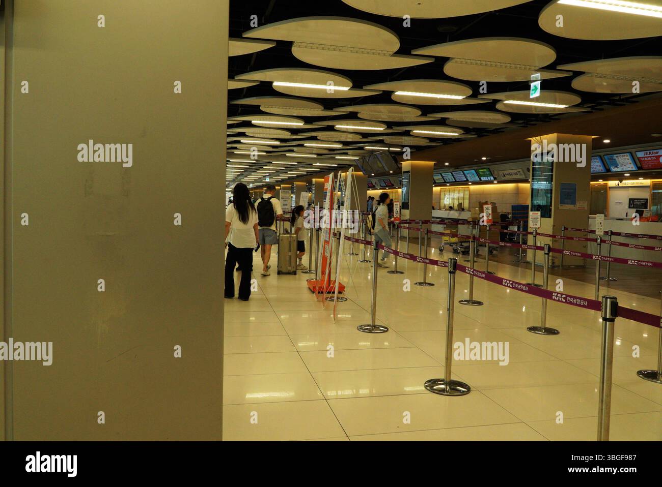 Queuing Area Example Passenger Queuing area in Gimpo Domestic Airport, Seoul, South Korea ...