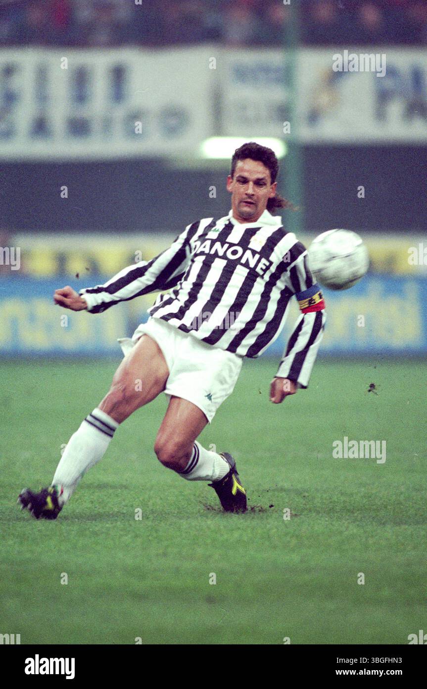Baggio juventus hi-res stock photography and images - Alamy
