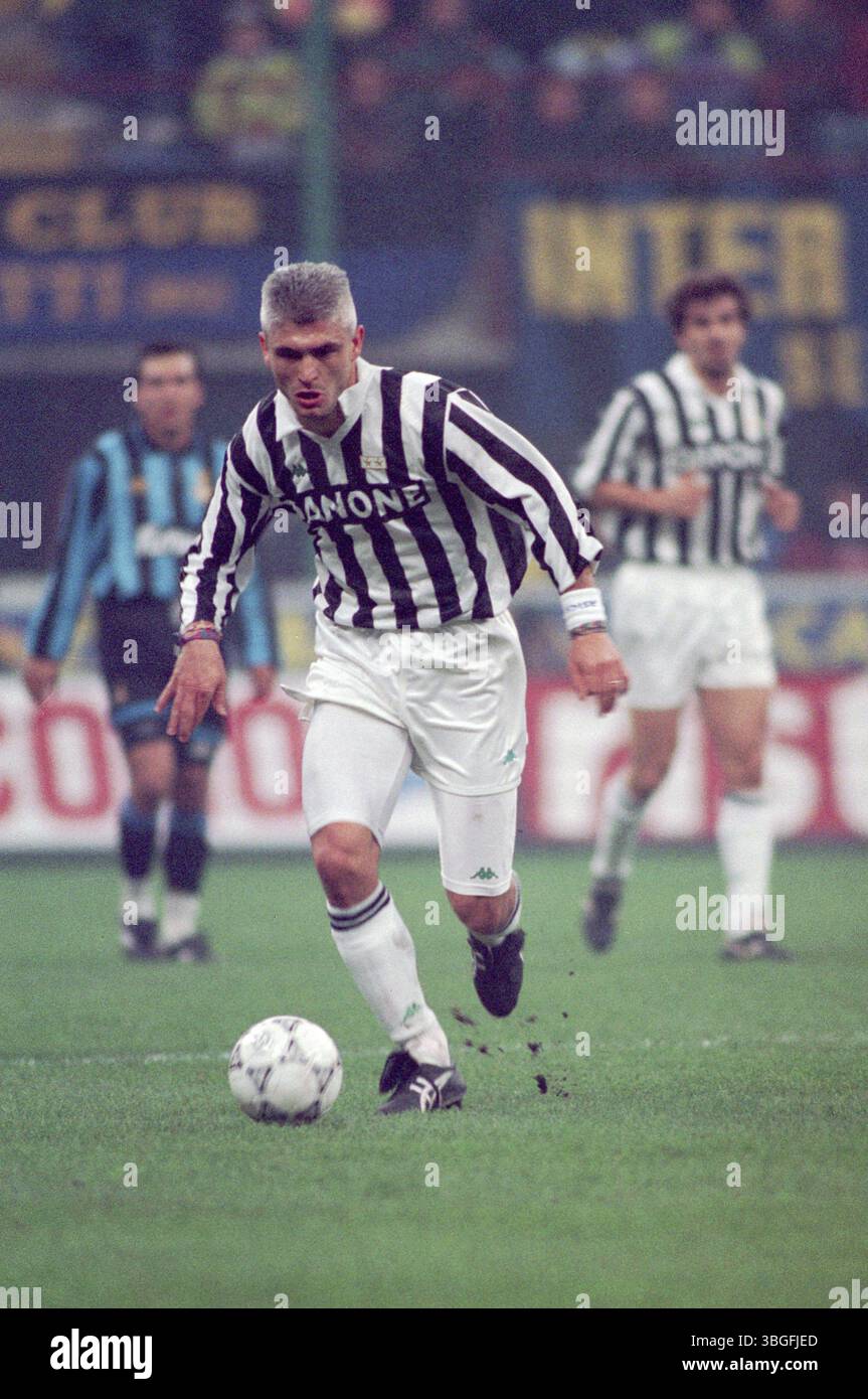 Fabrizio ravanelli juventus hi-res stock photography and images