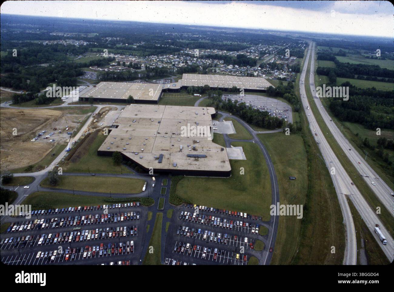 Aerial photograph from 1986 looking south at The Limited headquarters ...