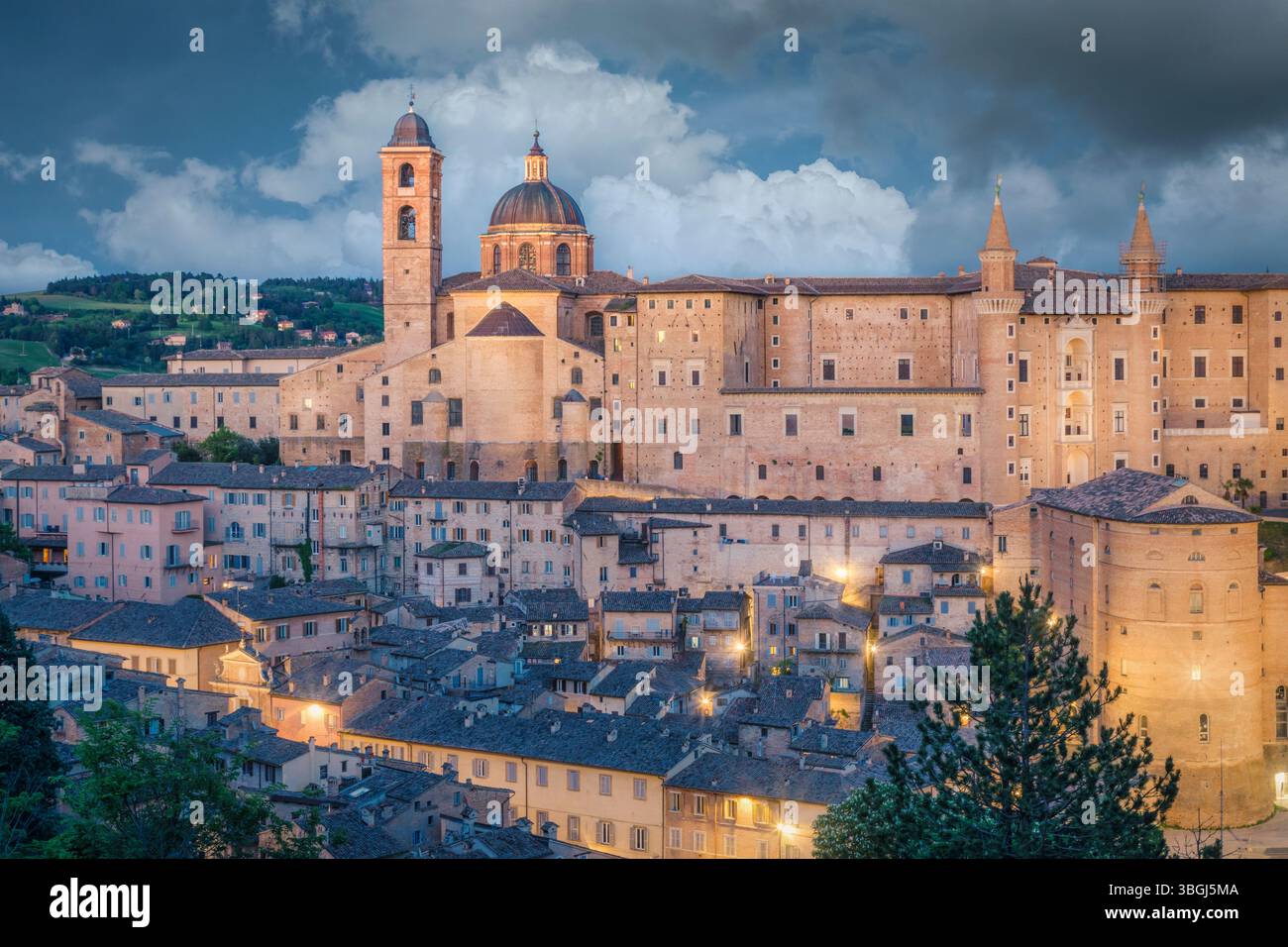 Dramatic storm clouds over the historic city of Urbino, Marche region, Italy Stock Photo