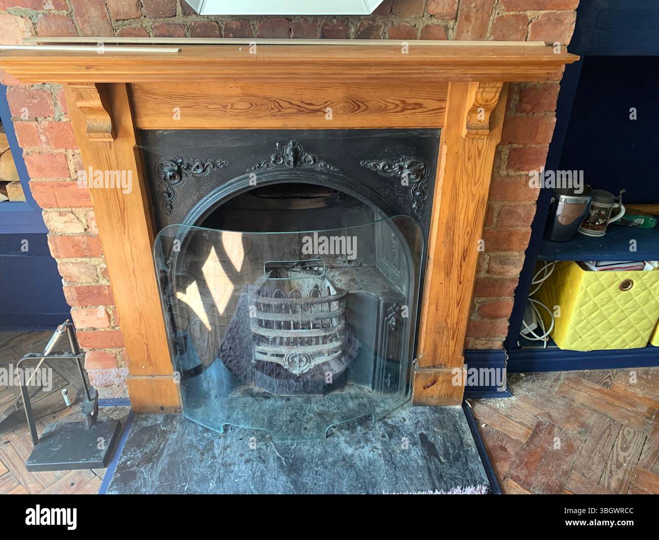 Cottage in Harpole Northampton Northamptonshire stone building small old history historic place building ancient residence Faulkner family home garden - Smartphone Captured Stock Image