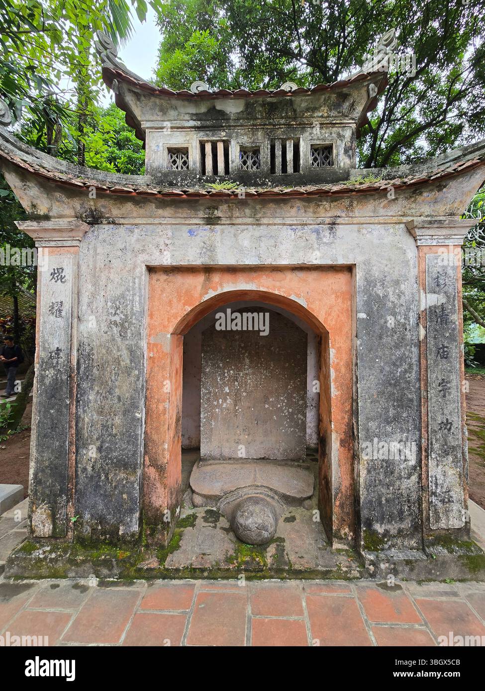 Ninh Bình, Vietnam - October 10, 2024: The temple of King Dinh Tien Hoang Hoa Lu, Ninh Binh, Vietnam - Smartphone Captured Stock Image