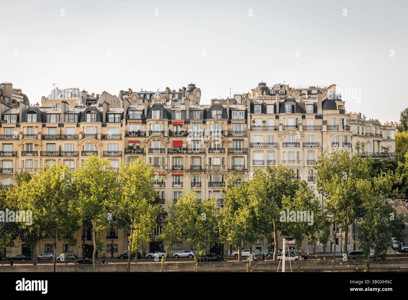 Classic french architecture hi-res stock photography and images - Alamy
