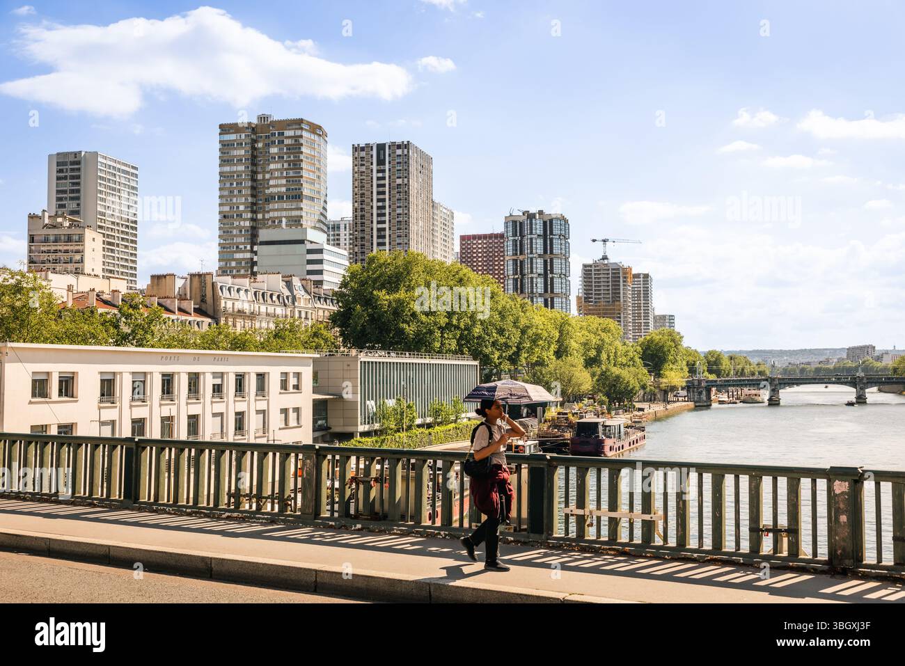 Woman riverside views paris hi-res stock photography and images - Alamy