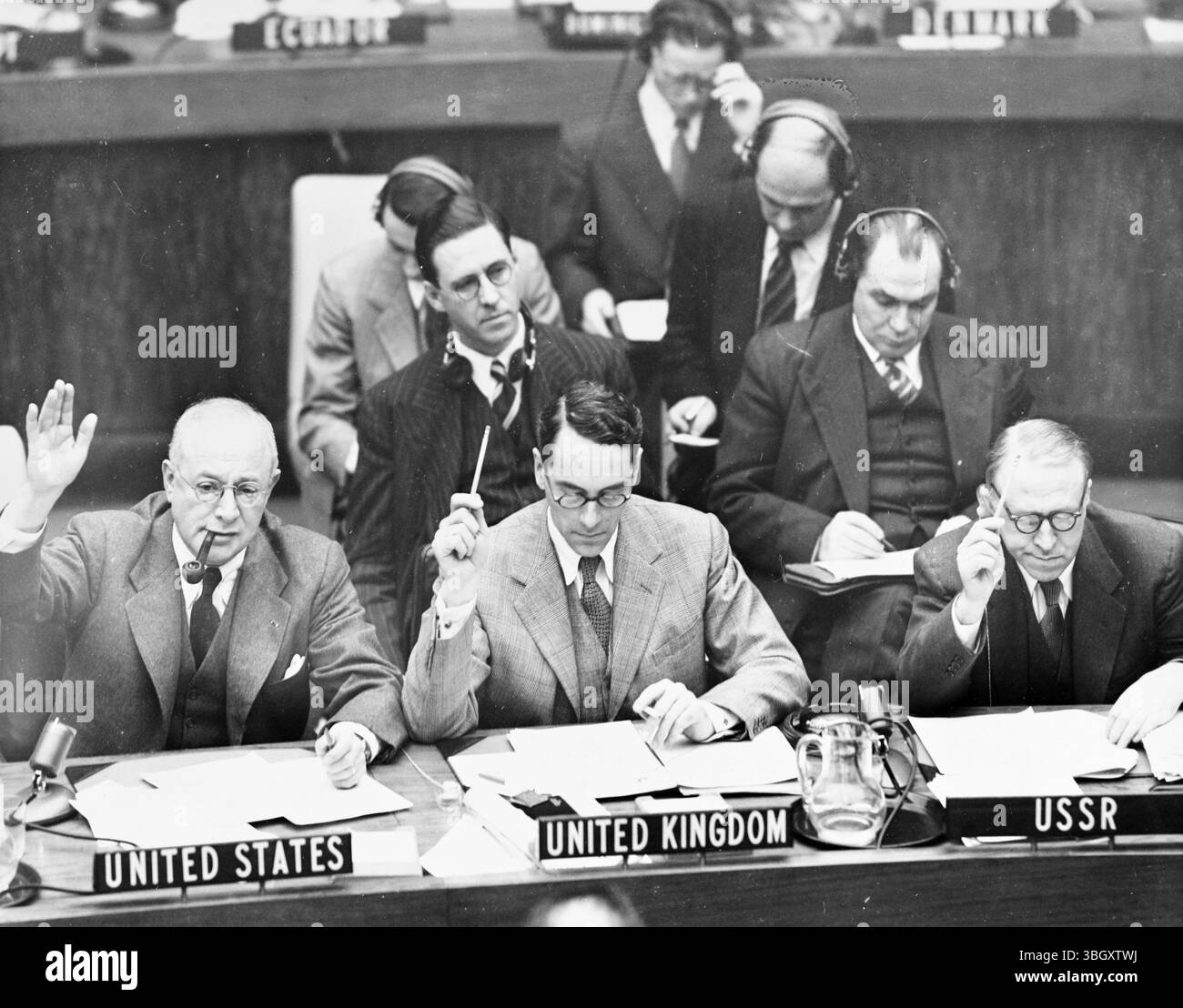 In a rare moment of agreement at the United Nations are delages (Left ...