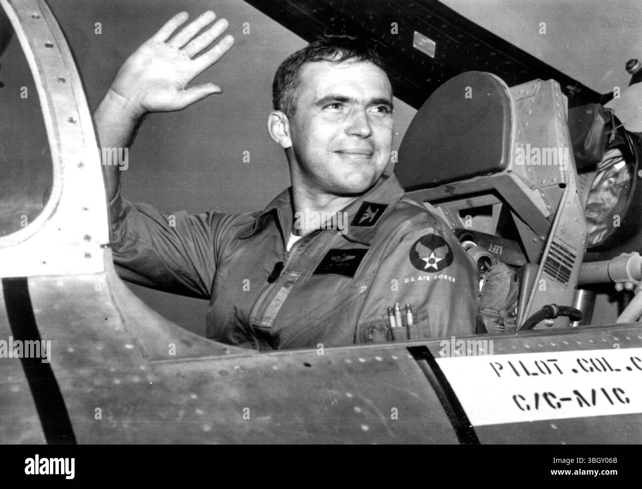 Col Carlos M.Talbot, 35, who flew 88 World War II fighter missions, in ...