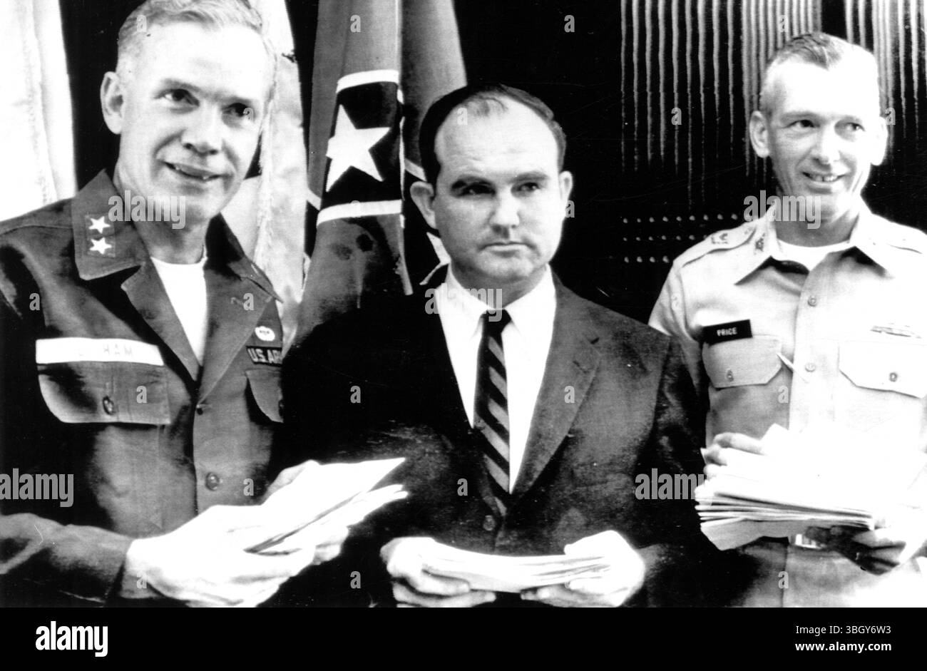 Colonel john graham Black and White Stock Photos & Images - Alamy