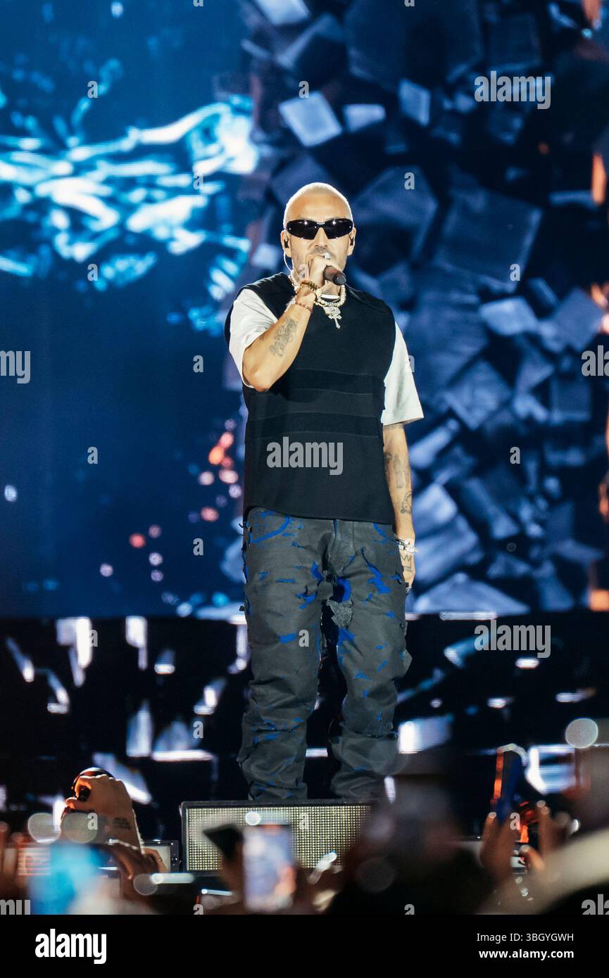 Naples, Salerno, Italy. 5th June, 2025. Italian rapper LuchÃ¨ aka Luca ...