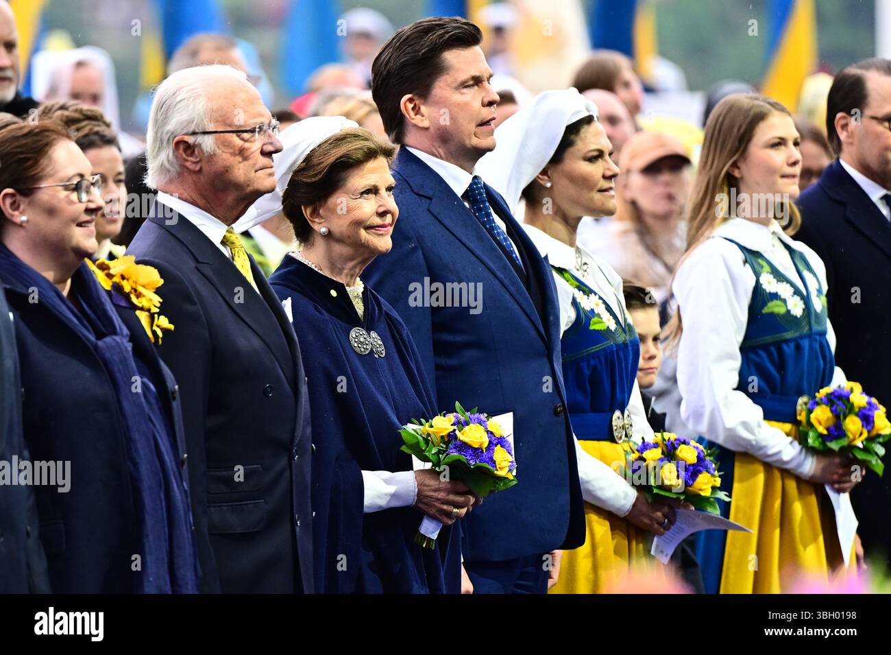 Stockholm, Sweden. 06th June, 2025. STOCKHOLM, SWEDEN 20250606Helena Norlén, King Carl Gustaf, Queen Silvia, Speaker Andreas Norlén, Crown Princess Victoria, Prince Oscar, Princess Estelle and Prince Daniel celebrate National Day at Skansen with a National Day concert at the Solliden stage. Photo: Magnus Lejhall/TT/Code 10658 Credit: TT News Agency/Alamy Live News Stock Photo