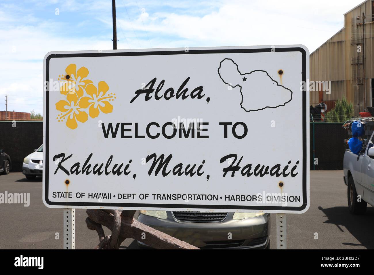 Kahului , Hawaii , welcome road sign , road table, in kahului,maui ...