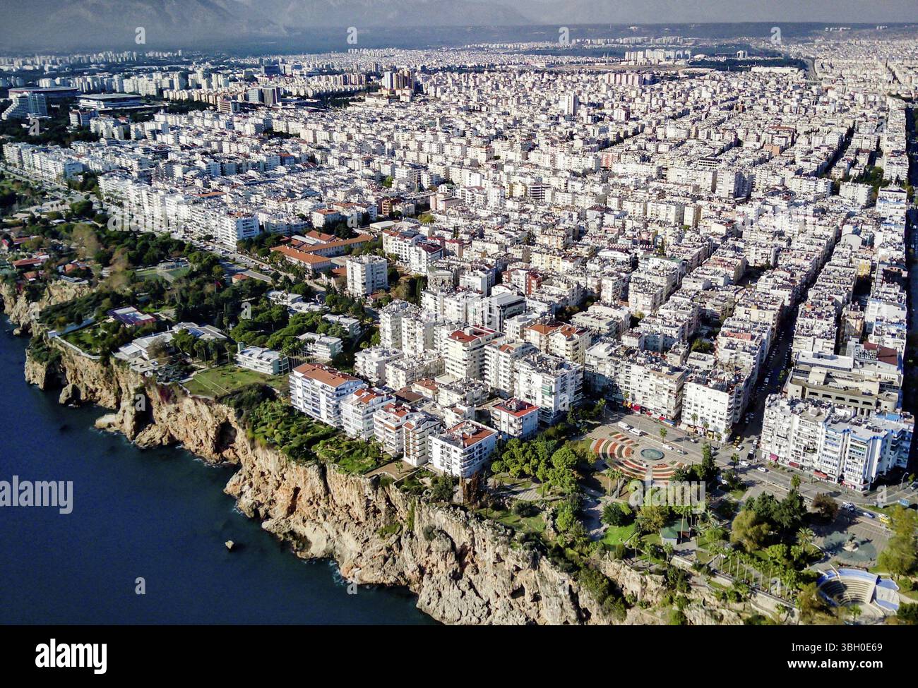 8 of the Most Breathtaking Big City Views Around the World, According ...