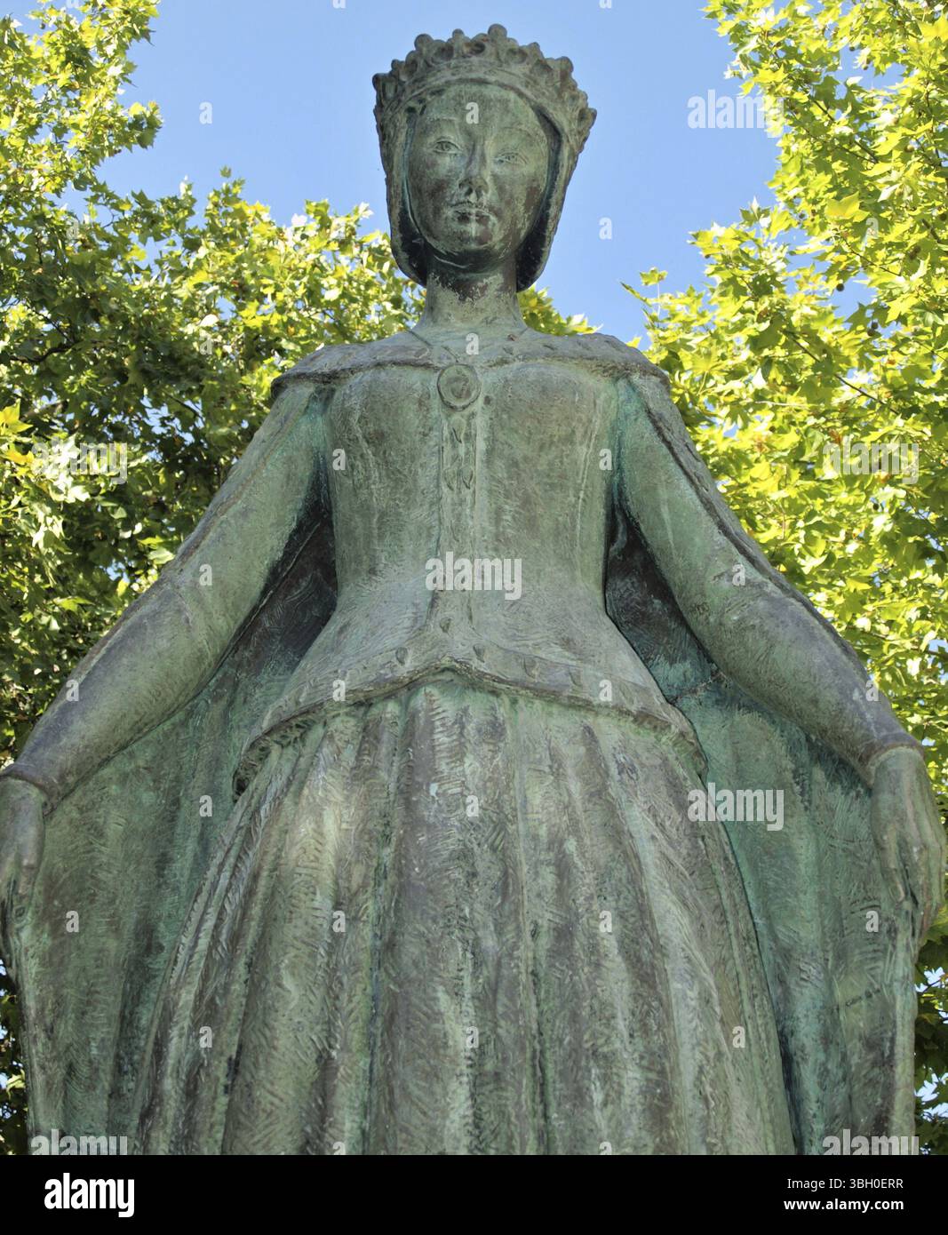 Queen Dona Leonor Statue In Beja Alentejo Portugal Stock Photo Alamy queen-dona-leonor-statue-in-beja-alentejo-portugal-stock-photo-alamy