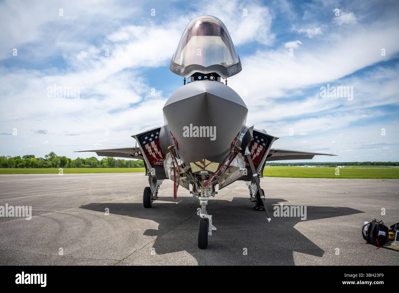 A U.S. Air Force F-35A Lightning II, assigned to the 4th Fighter ...