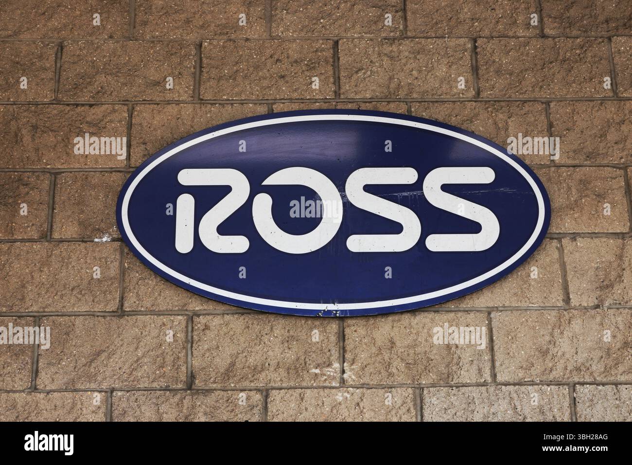 Ross dress for less logo hi-res stock photography and images - Page 2 - Alamy Ross dress for less logo hi-res stock photography and images - Page 2 - Alamy