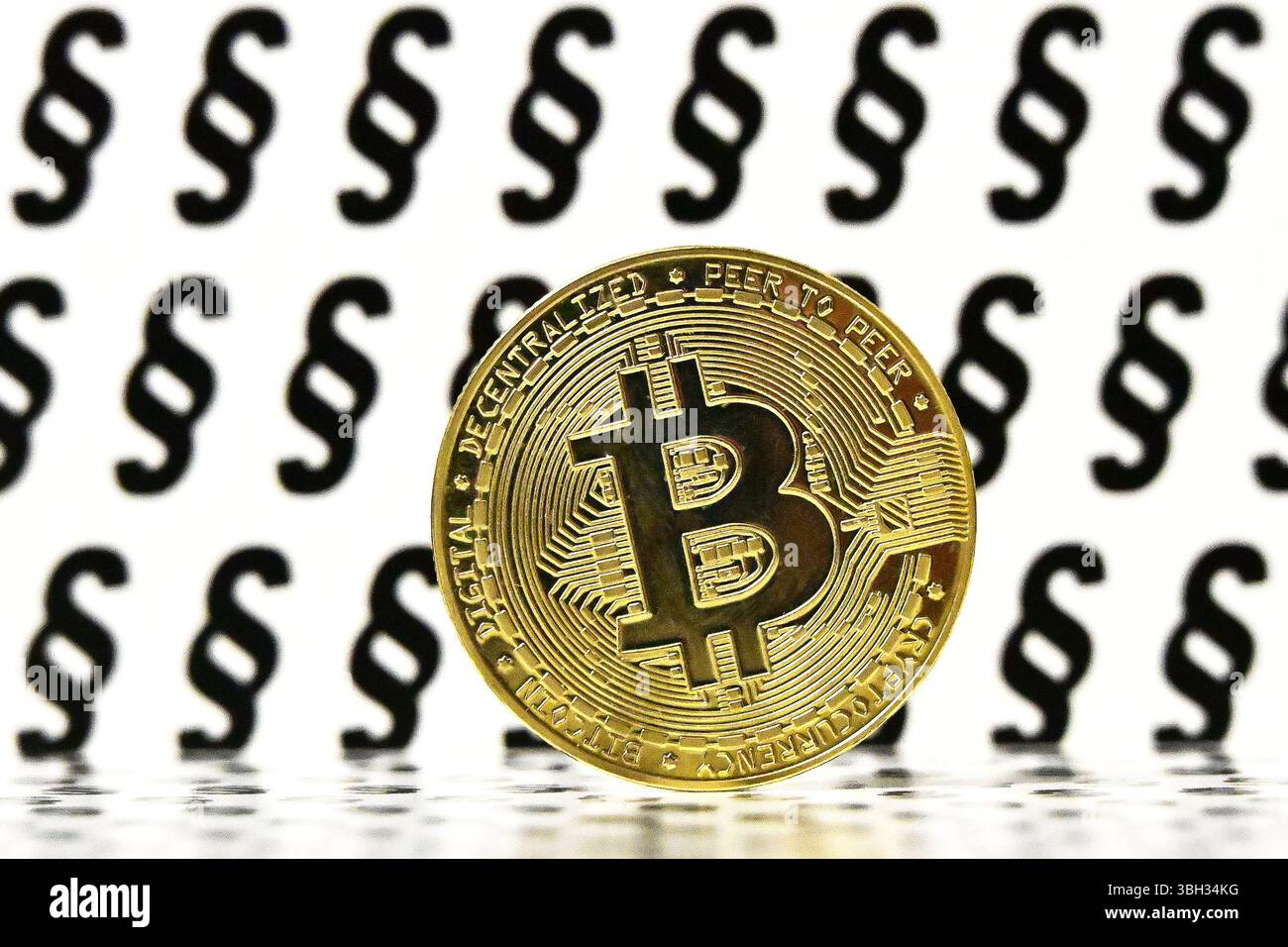 Money paragraph hi-res stock photography and images - Page 2 - Alamy