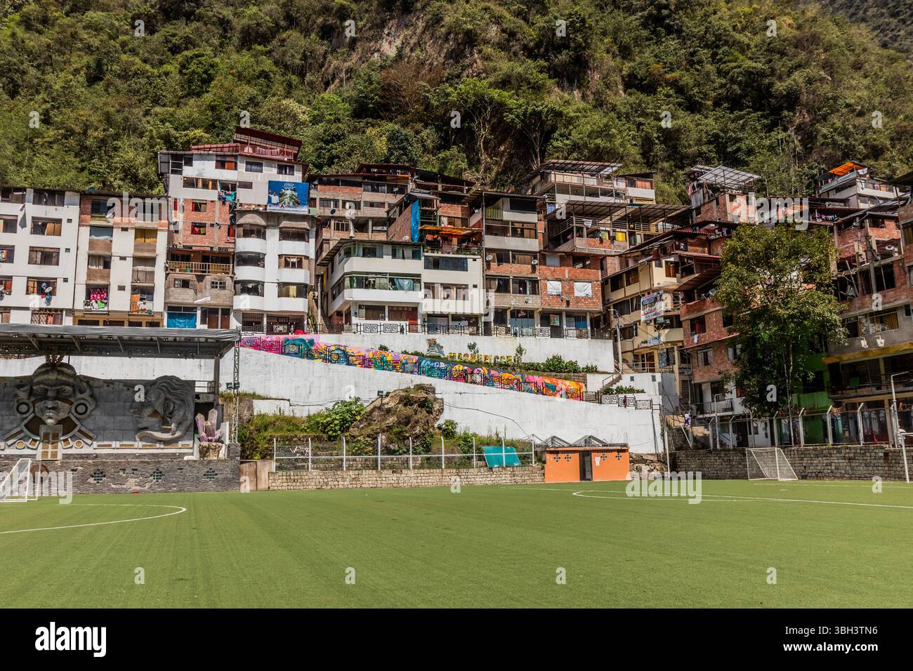 Police detain organiser of Messi visit after Indian fans rip up seats |  Reuters, image size:1300x956