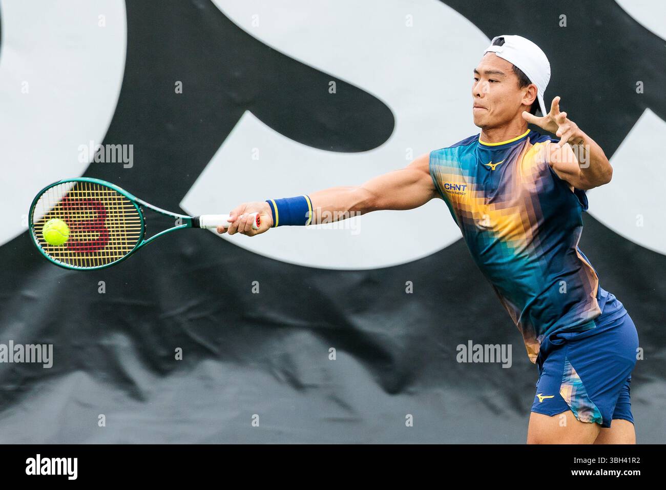 Stuttgart, Deutschland. 07th June, 2025. Li Tu (AUS) im Match gegen Eliot Spizzirri (USA) BOSS OPEN ATP250; Stuttgart, Tennisclub Weissenhof am 07.06.2025 Credit: dpa/Alamy Live News Stock Photo