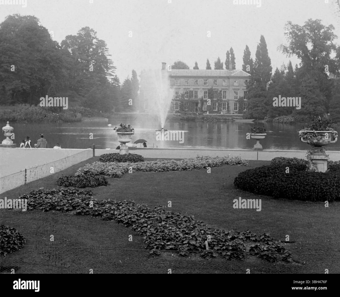 Kew Gardens London England 1800s 19th Century Black And White kew-gardens-london-england-1800s-19th-century-black-and-white