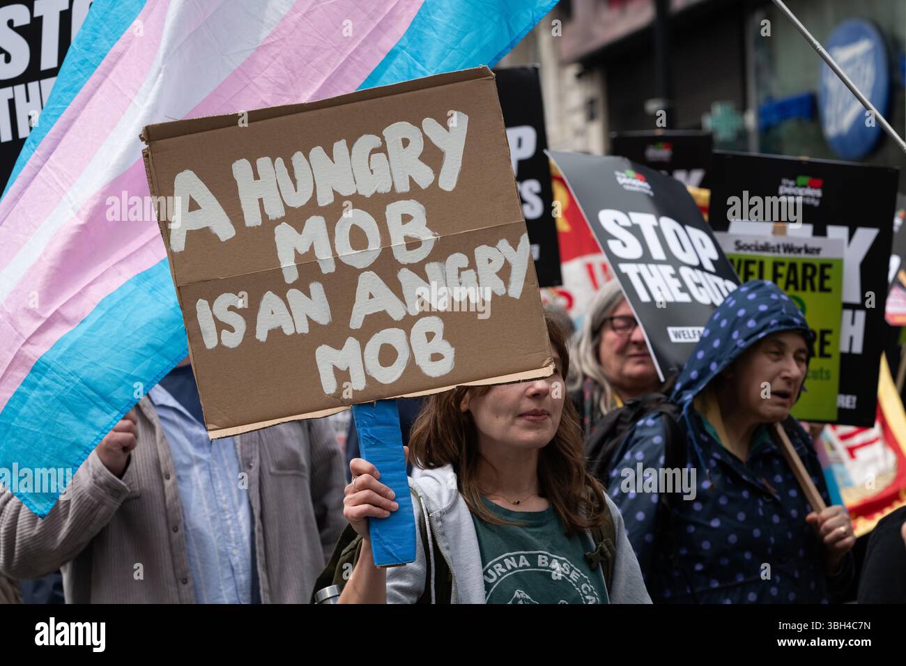 Angry mob of protestors hi-res stock photography and images - Alamy