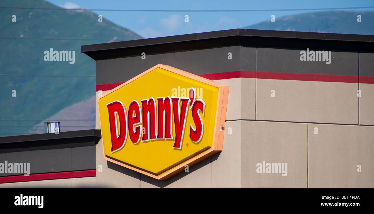 SPANISH FORK, UTAH, USA - JUNE 8, 2025: Exterior view of a Denny's ...