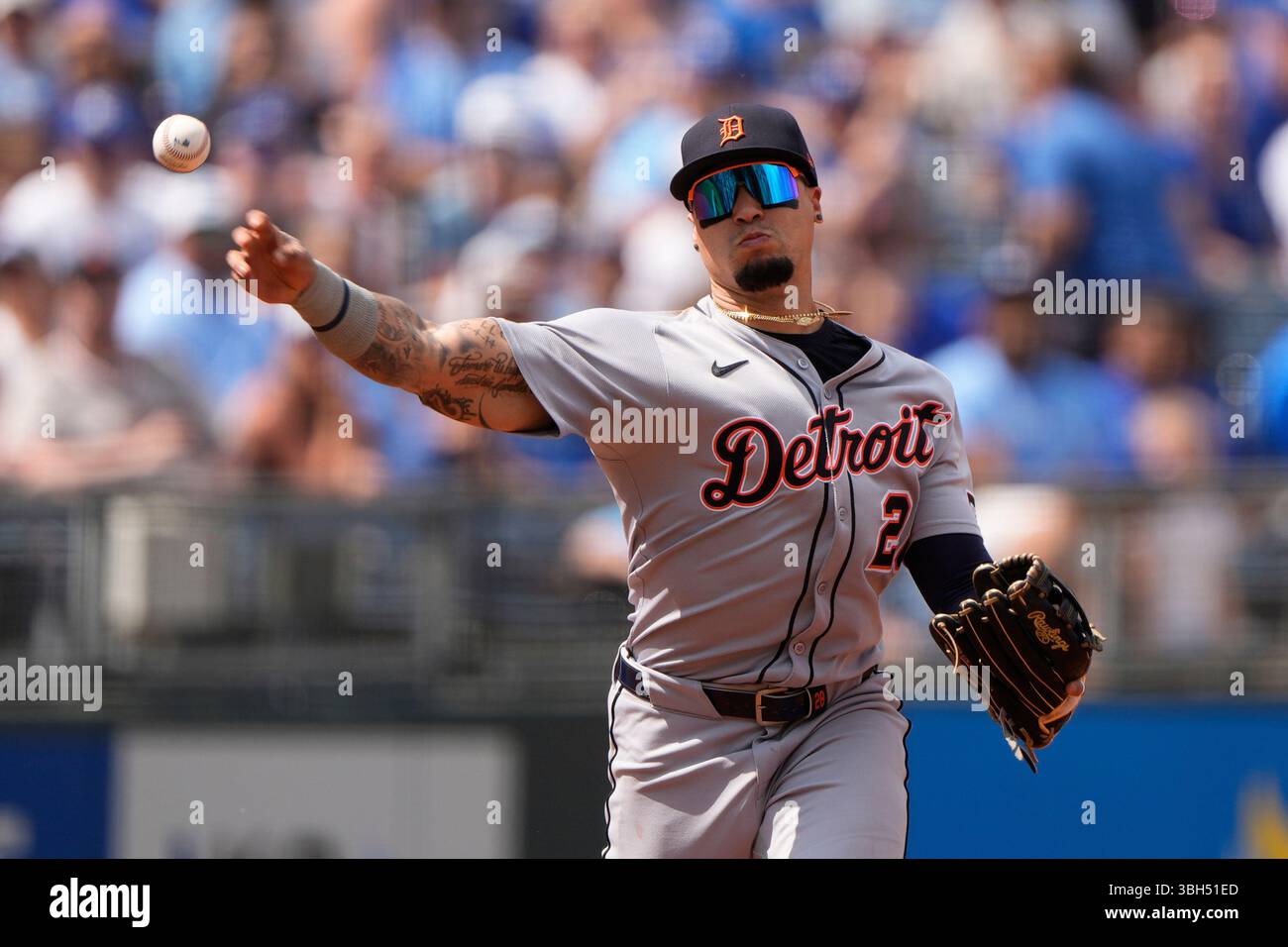 Detroit Tigers third baseman Javier Baez throws during the first inning ...