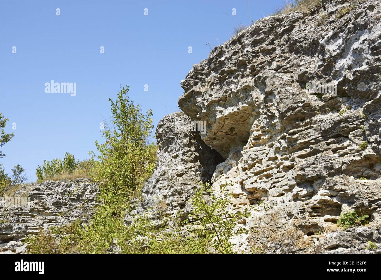 Large limestone rocks hi-res stock photography and images - Alamy