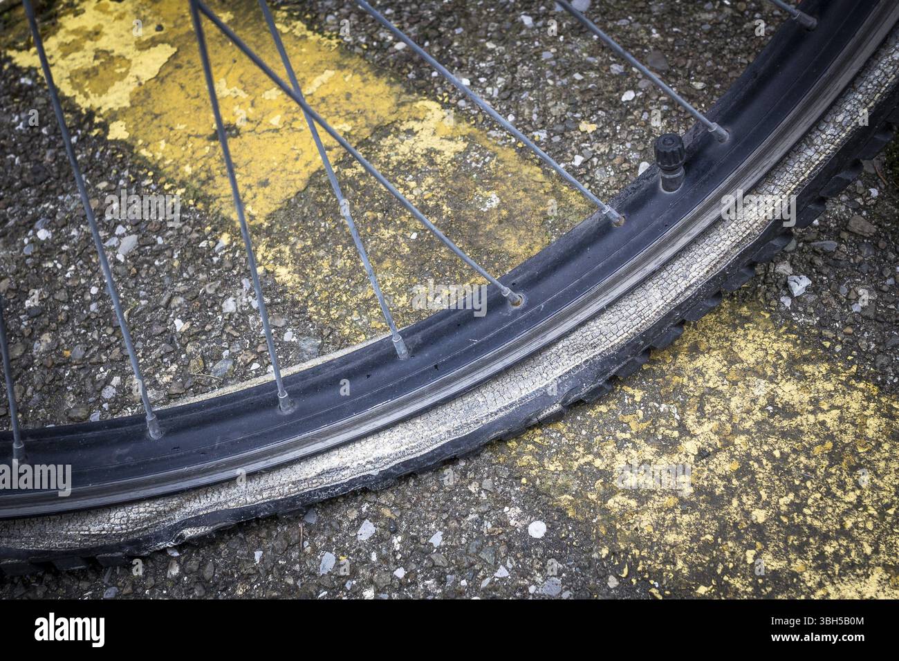Broken tire bicycle hi-res stock photography and images - Alamy