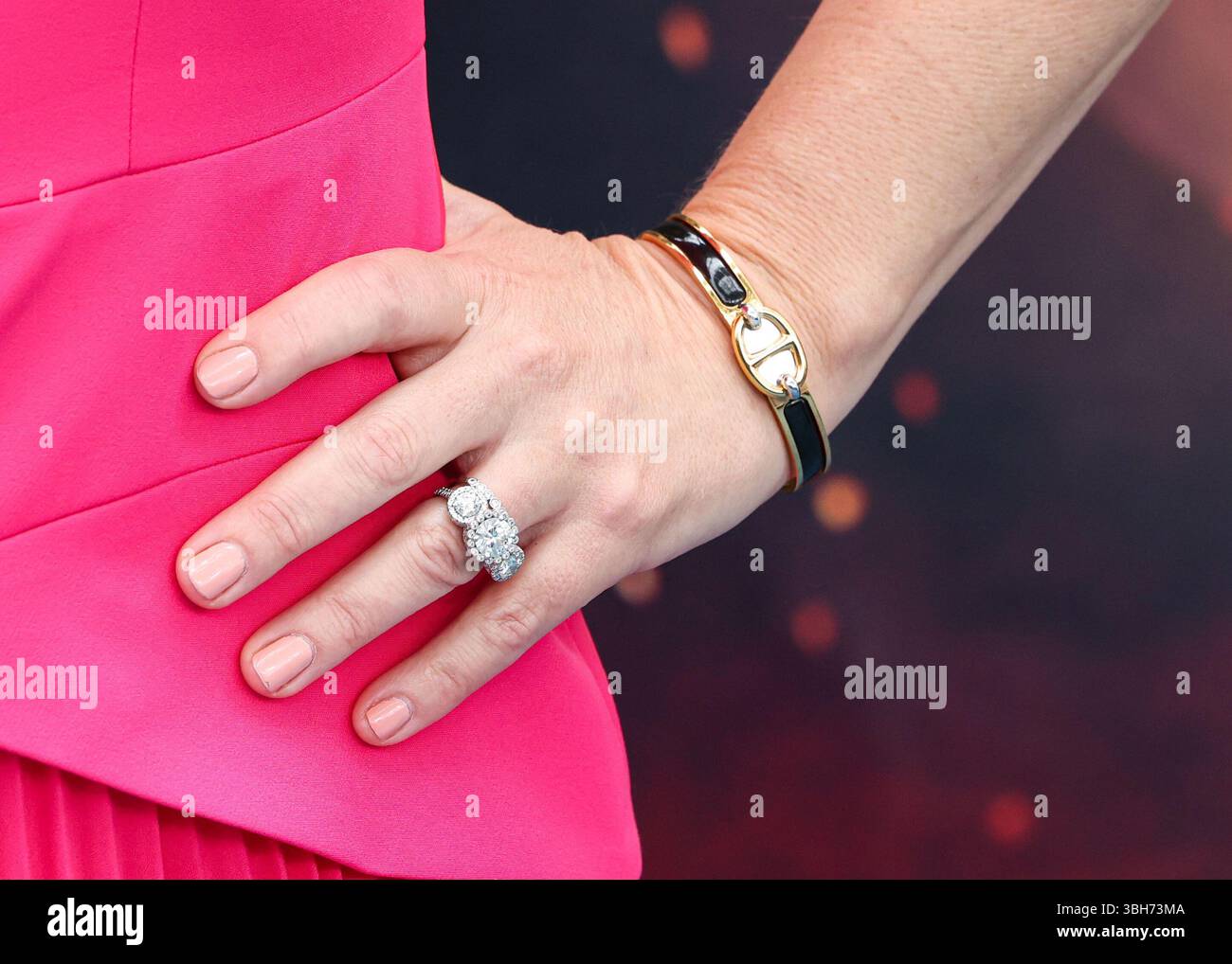 Melissa joan hart wedding ring 60 photos Astyledwedding com