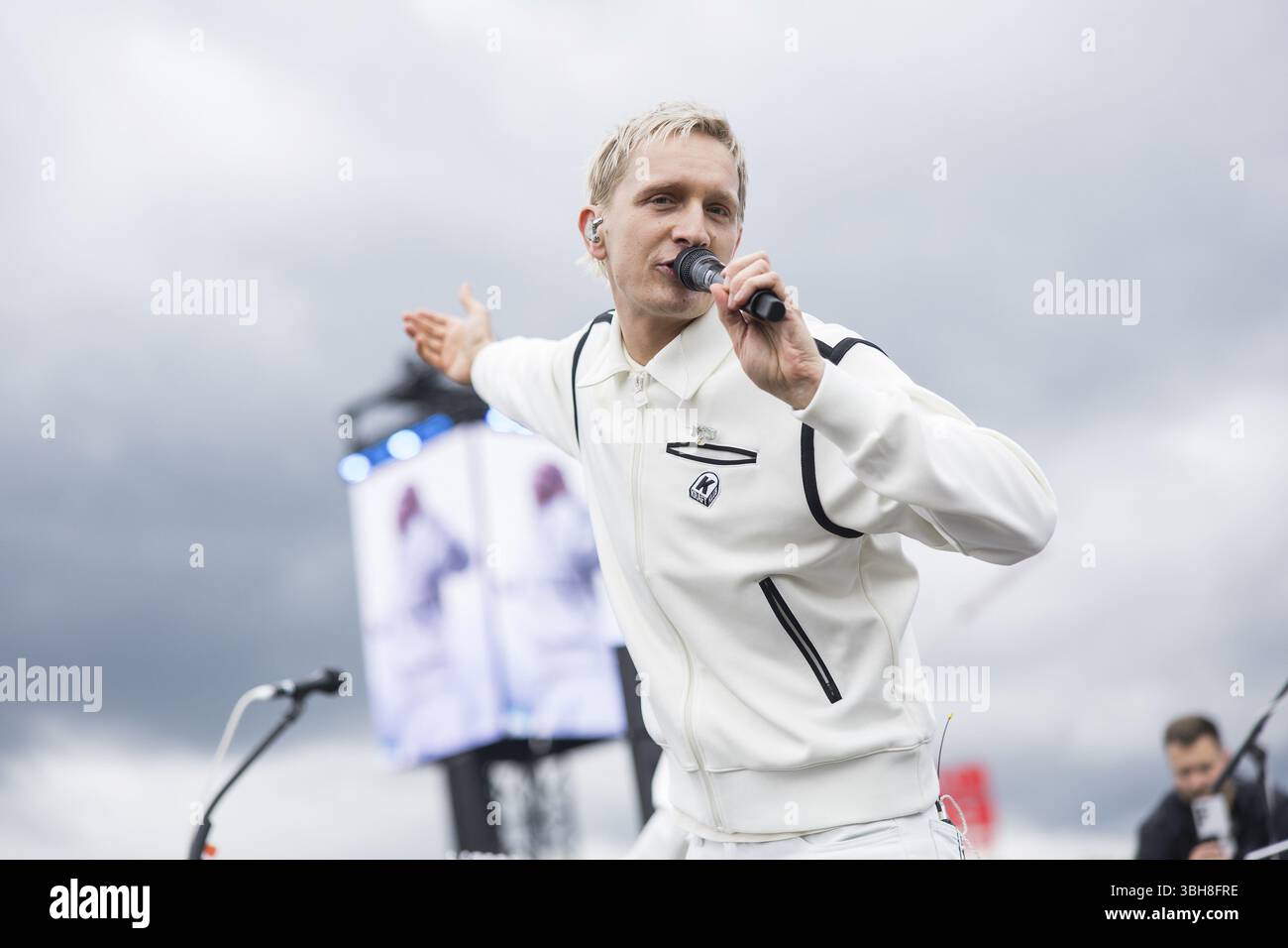 Felix Brummer (Felix Kummer), singer of Kraftklub at a secret gig of ...