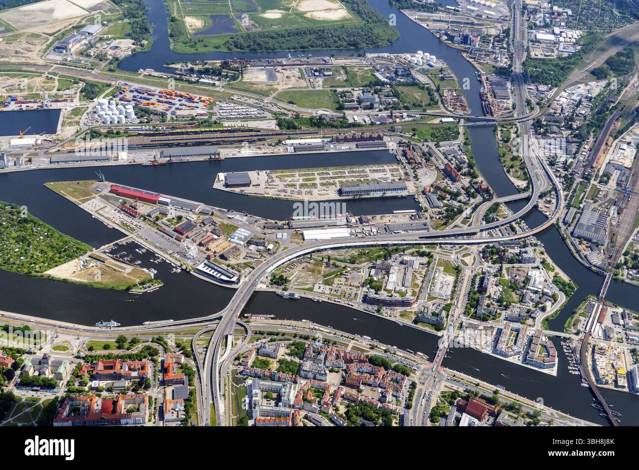 Szczecin, Pomerania, Szczecin, Pomeranian Voivodeship, West Pomeranian Voivodeship, Oder, river, aerial view, logistics, infrastructure, quay, tank fa Stock Photo