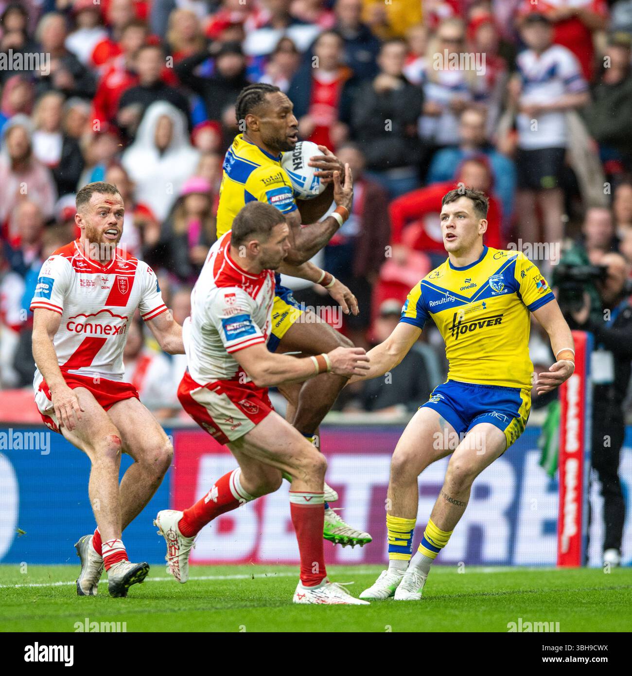 Rodrick Tai of Warrington collects the high ball during the Challenge ...