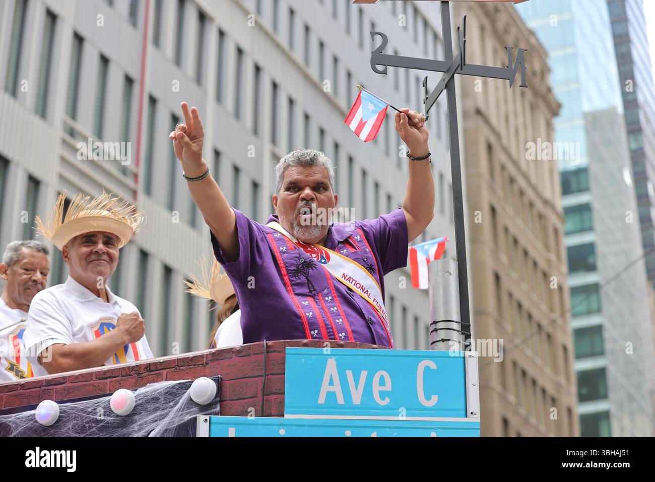 NEW YORK, NEW YORK - JUNE 08: Puerto Rican actor Luis Guzman ...