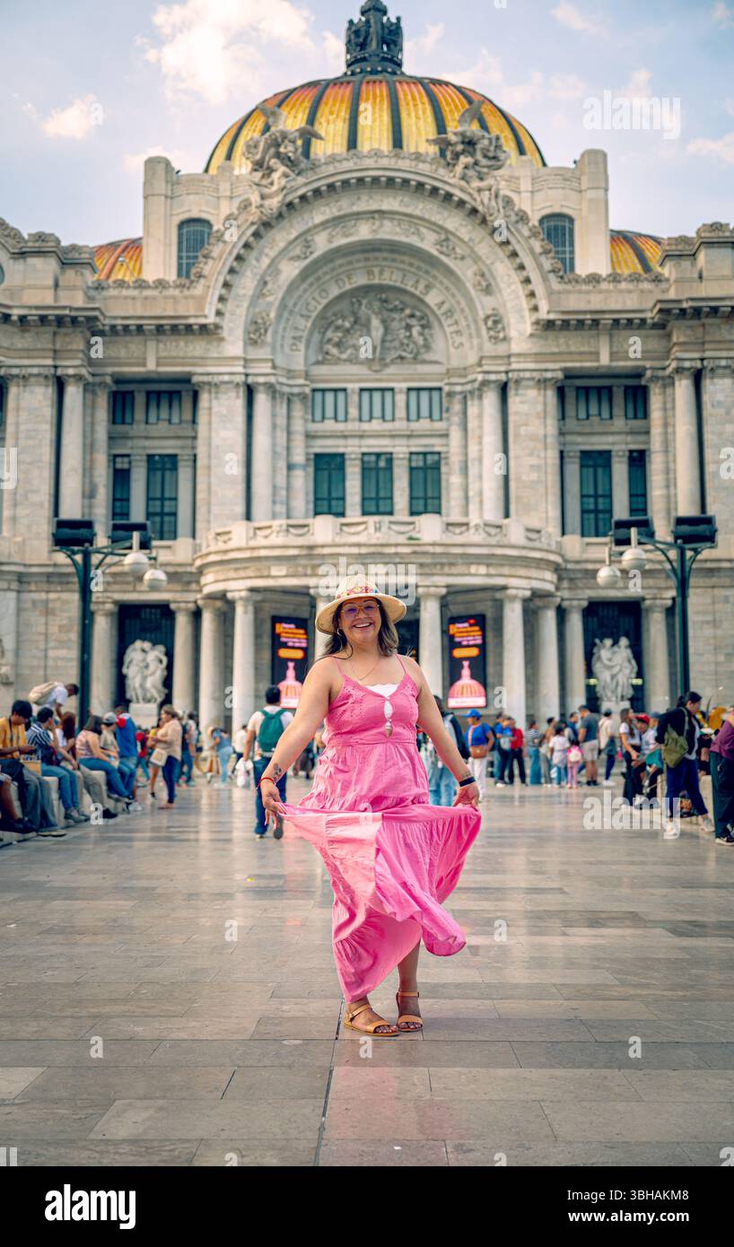 Woman captured in historical hi-res stock photography and images - Alamy