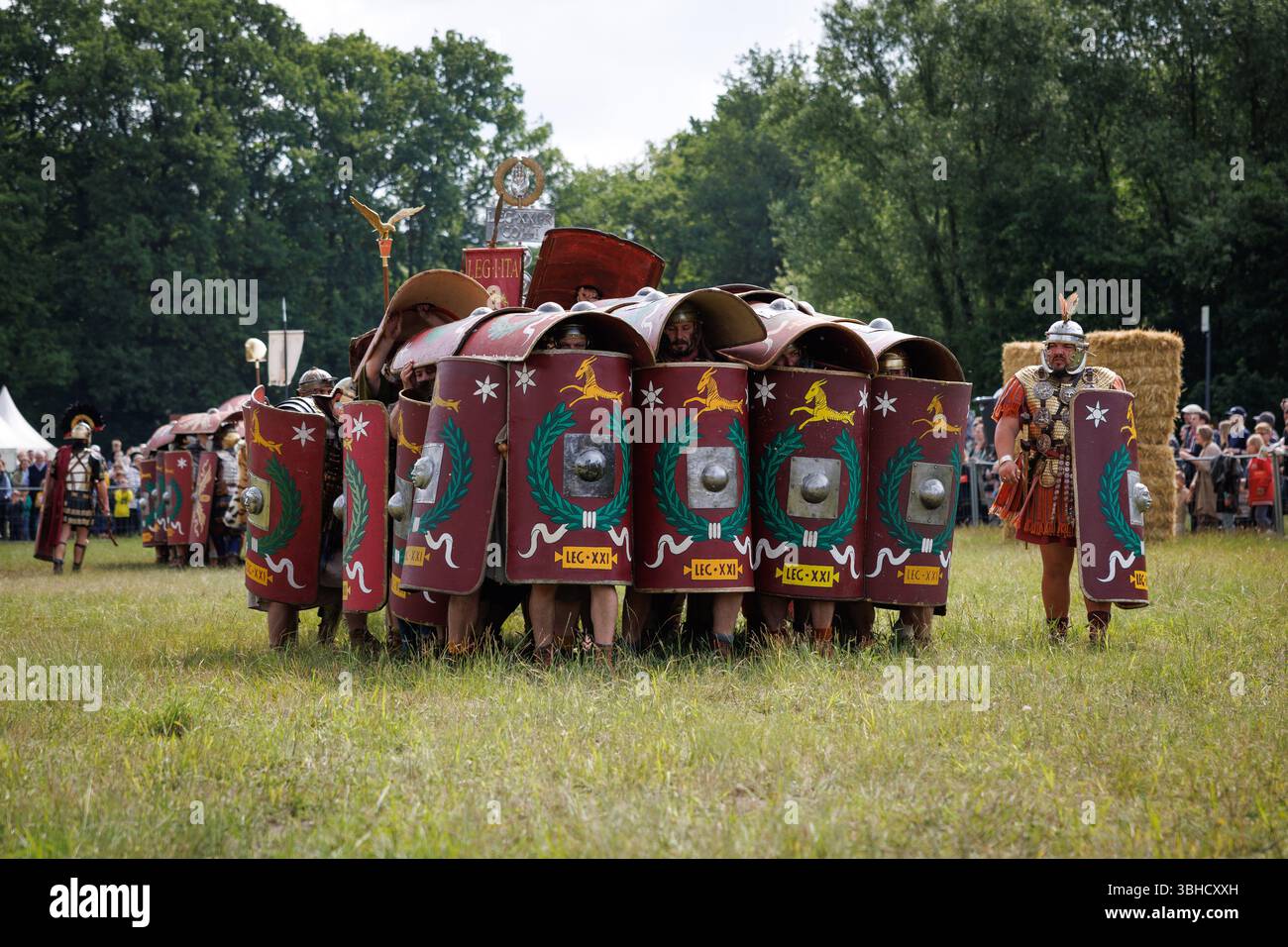 Varus Rome Battle Bramsche, Germany. 09th June, 2025. Actors dressed as Roman ...