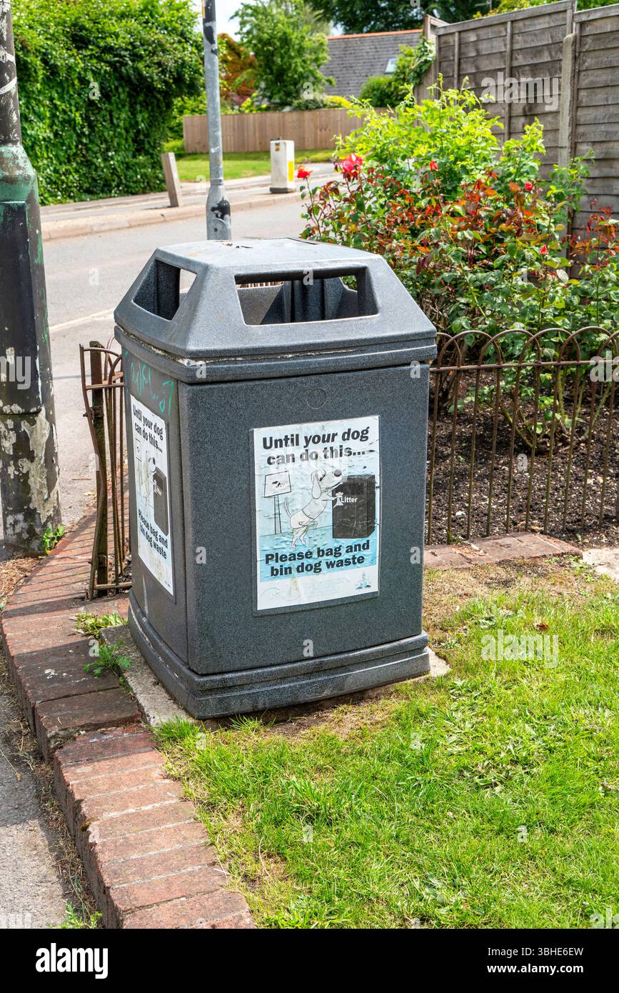 Dog fouling notice on a waste bin Stock Photo