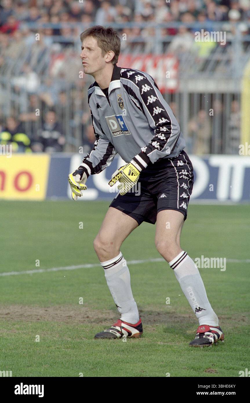 Milan Italy 12/03/2000 : Edwin van der Sar ,Juventus goalkeeper during ...