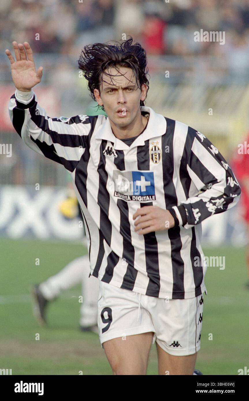 Maillot Juventus Away 1999/2000 Complet – Maillot, Short, Chaussettes – Taille XL