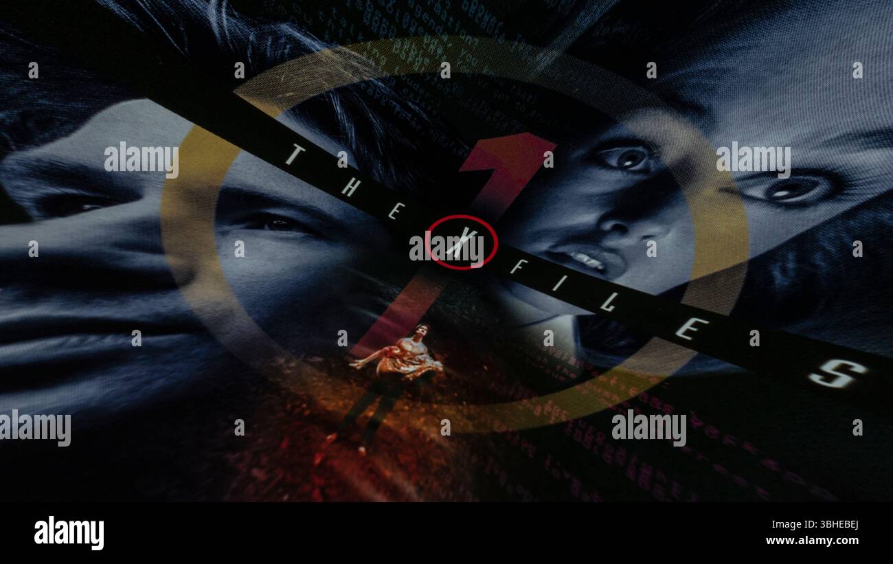 Fox mulder dana scully x files hi-res stock photography and images