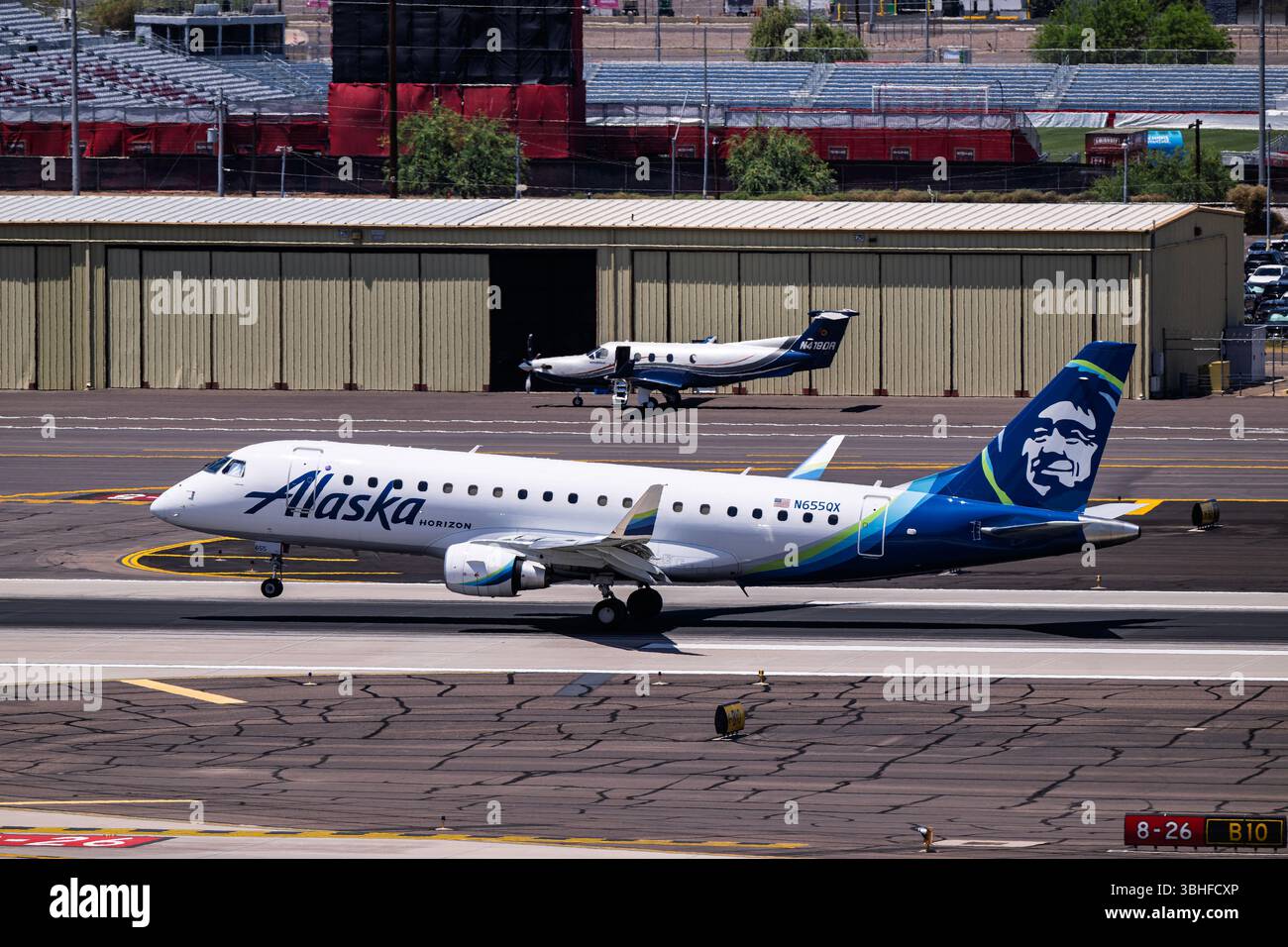 Alaska airlines embraer 175 hi-res stock photography and