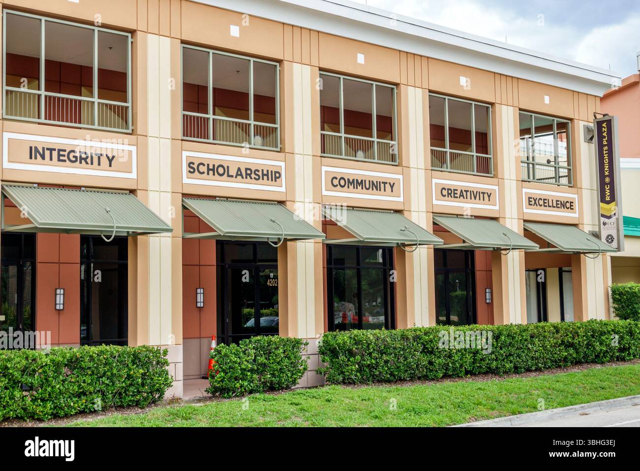 Ucf Rwc Building University plaza orlando hi-res stock photography and images - Alamy