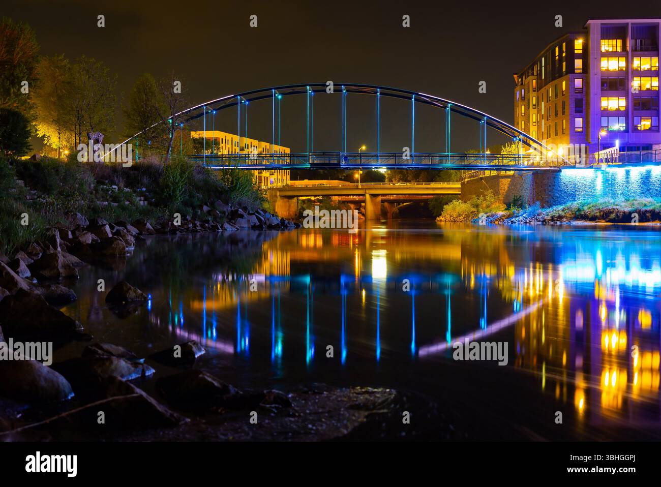Nighttime scene of the Phoenix Park Footbridge in Eau Claire