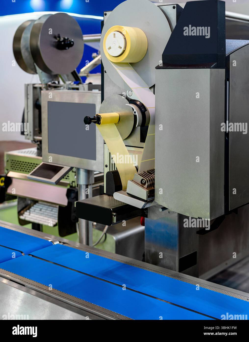 Automatic factory equipment hi-res stock photography and images - Alamy