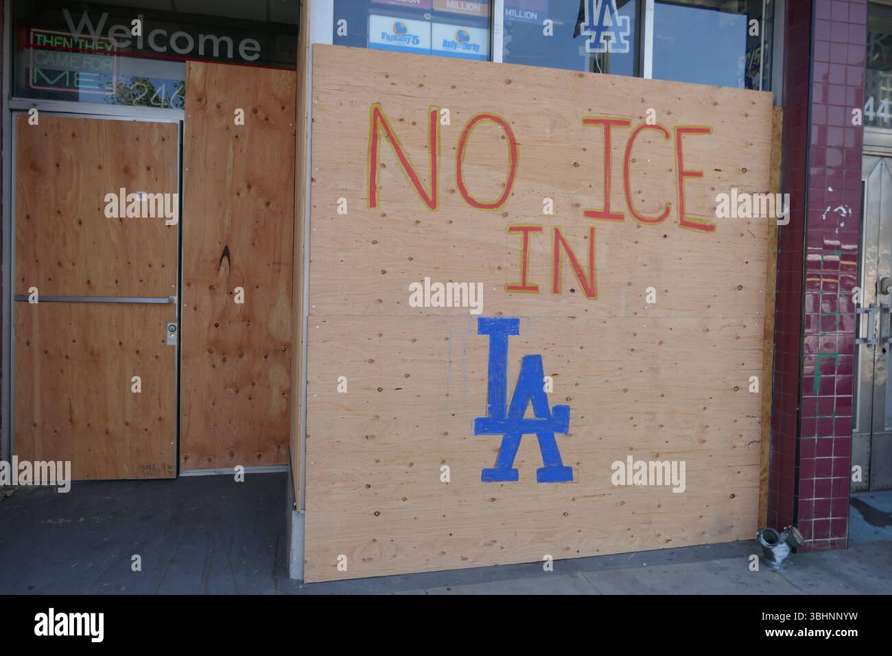 Los Angeles, California, USA 10th June 2025 No Ice in LA Sign at LA ...