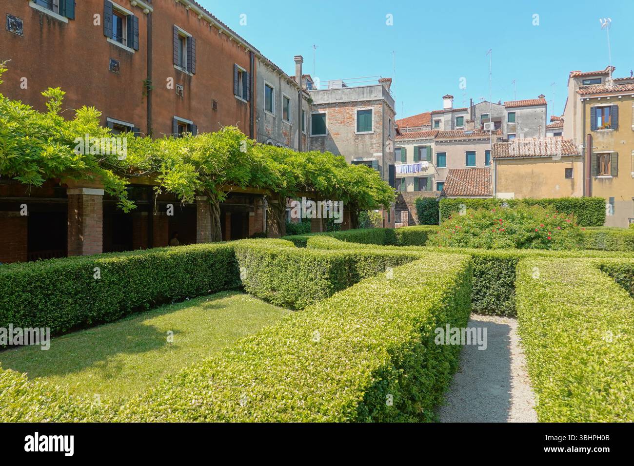 Venedig, Giardini di Ca' Rezzonico, Garten des Museums Ca' Rezzonico // Venice Giardini di Ca' Rezzonico, Garden of Ca' Rezzonico Museum Stock Photo