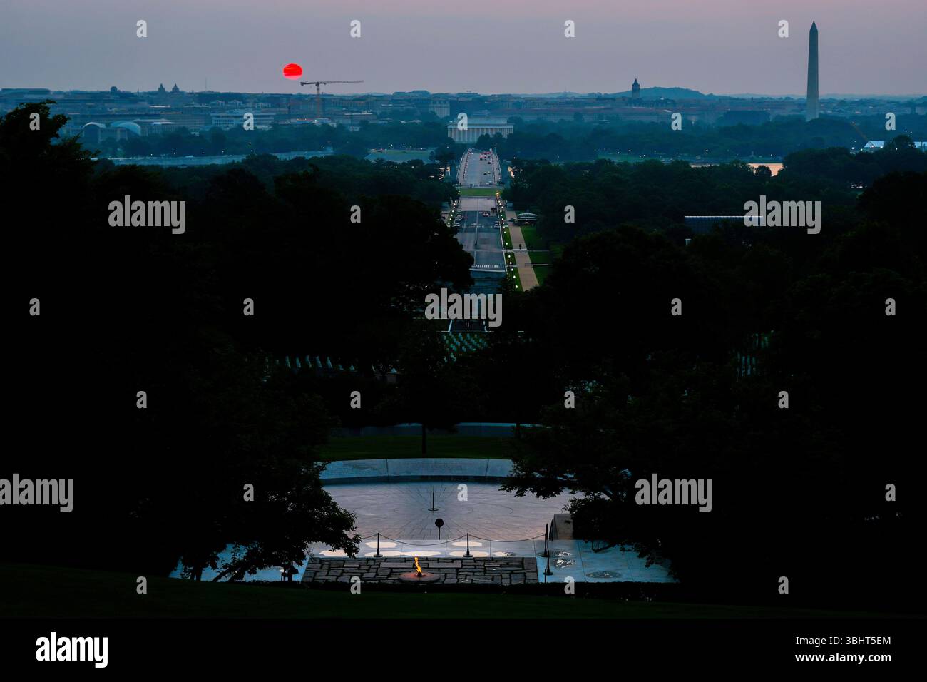 the-lincoln-memorial-and-washington-monument-are-seen-at-sunrise-from