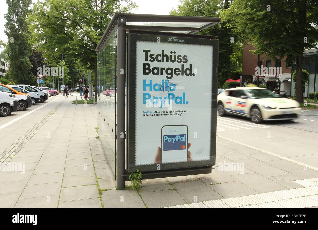 Anti-Bargeld-Werbung auf einer Werbetafel von Ströer vom Online ...