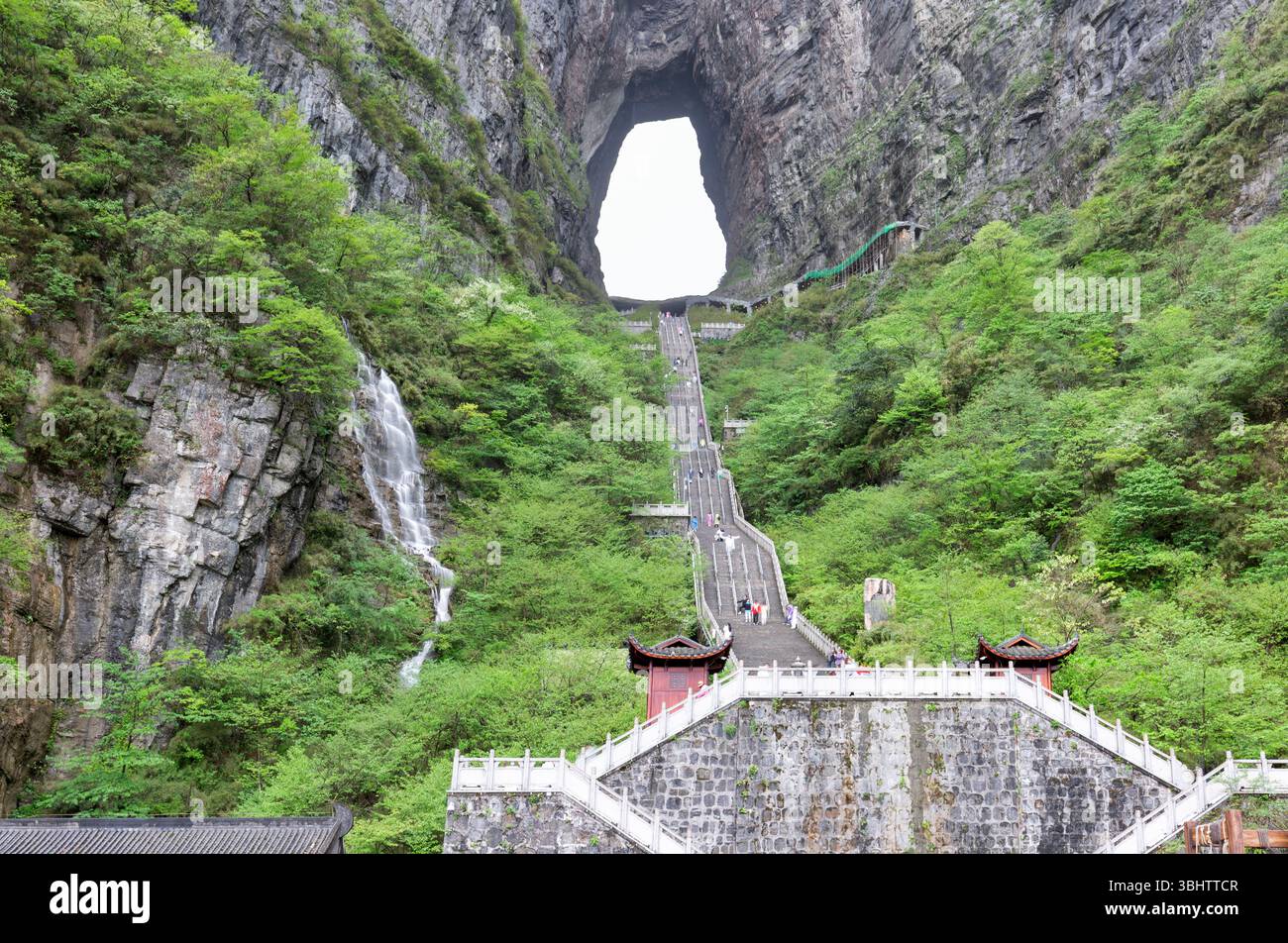 tianmen mountain yongding zhangjiajie china